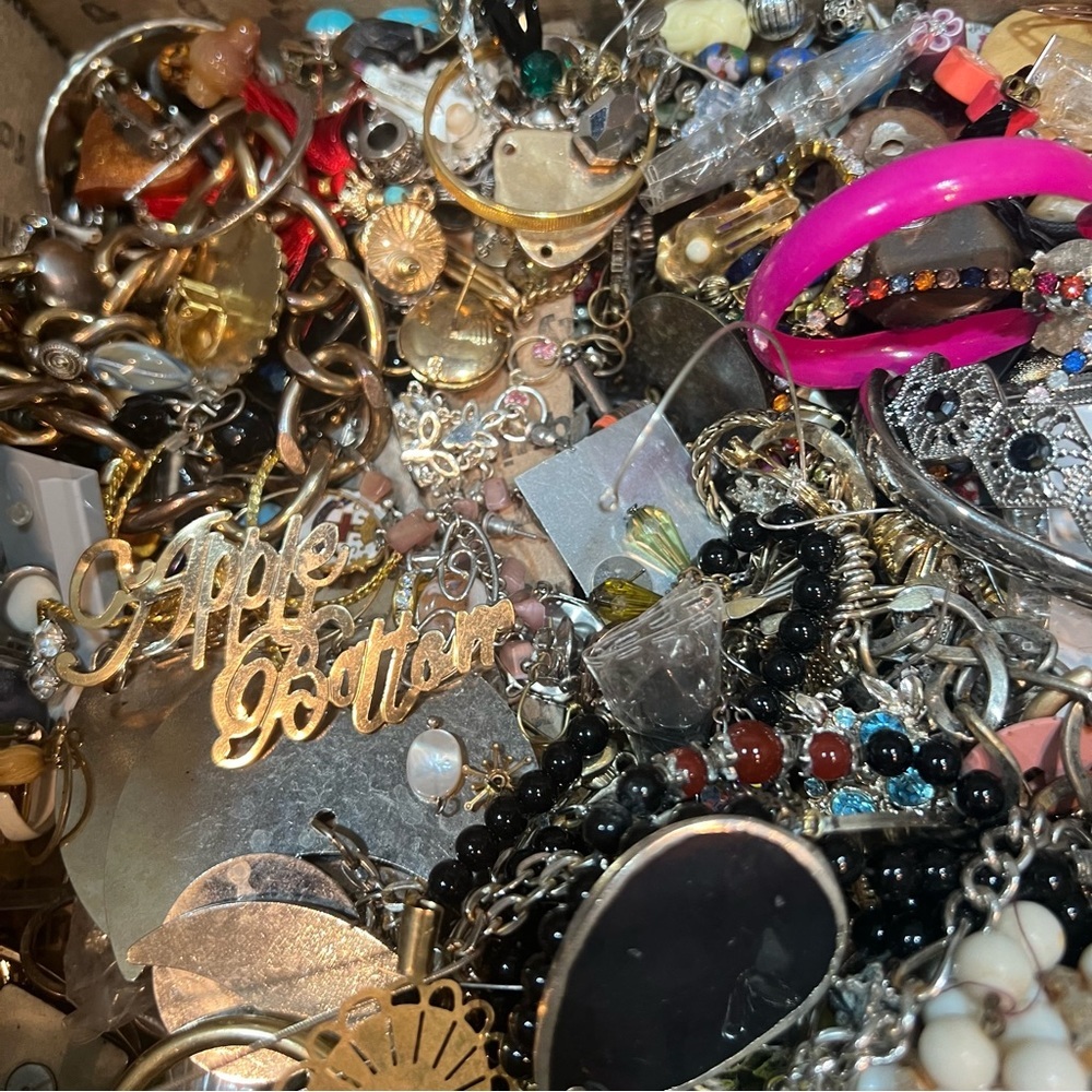 3 LBS Vintage to Now Wear Craft Scrap Repair Junk Drawer Jewelry Lot - Picture 7 of 7